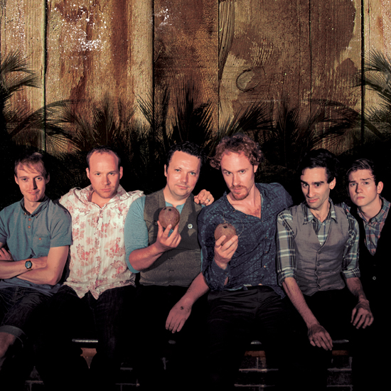 MEN WITH COCONUTS<br>MUŽI S KOKOSY<br>PRAGUE FRINGE FESTIVAL 2016